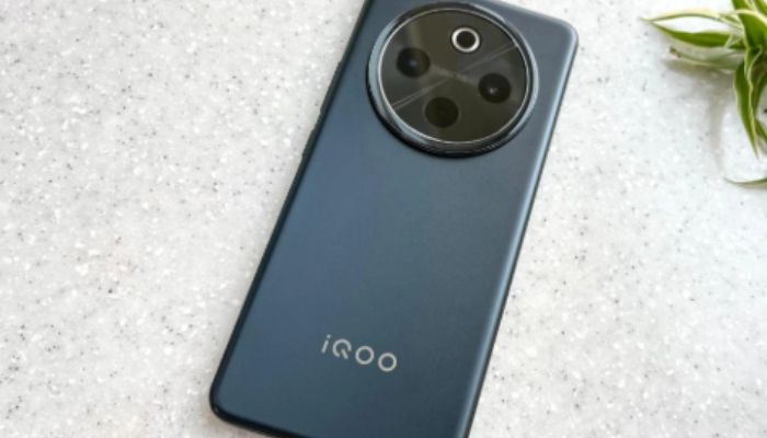 iQOO Z10 Review